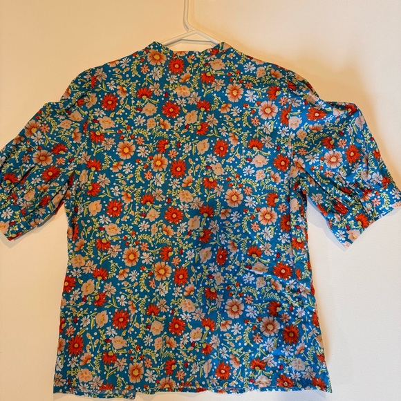 Loft Large cotton half button down puffy sleeves flowers - Picture 7 of 12